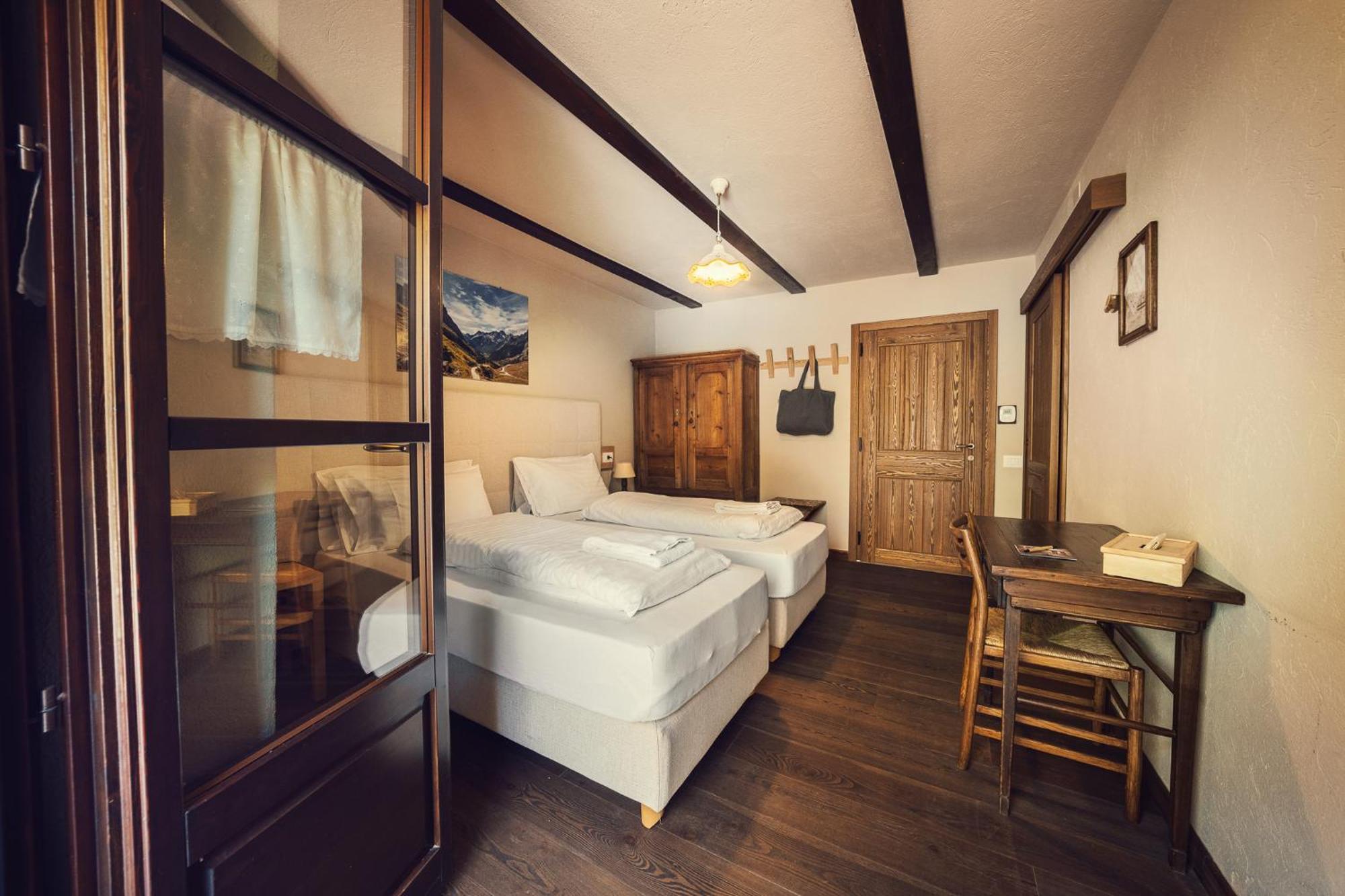 Albergo Locanda Mistral Acceglio Eksteriør billede